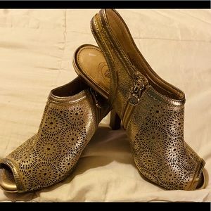 Nuture Sandals Sz 6M Gold Sling Back Open Toe